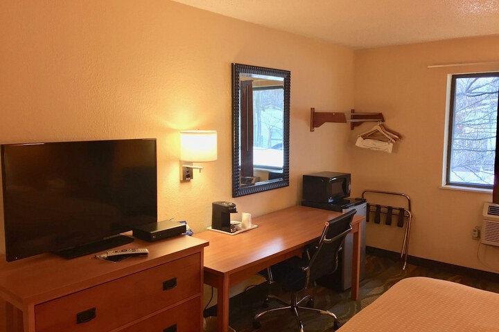 Room 15 of 22