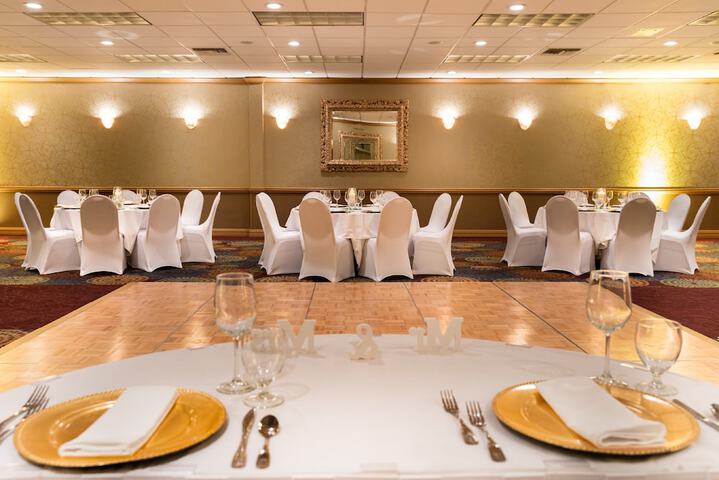 Dining 56 of 61