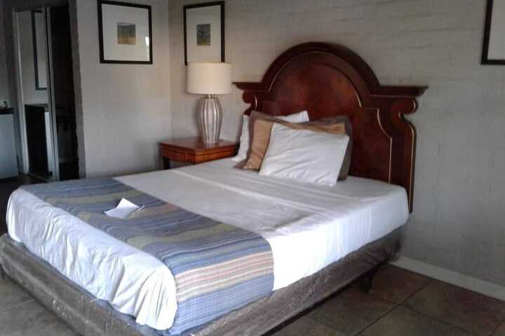 Room 48 of 66