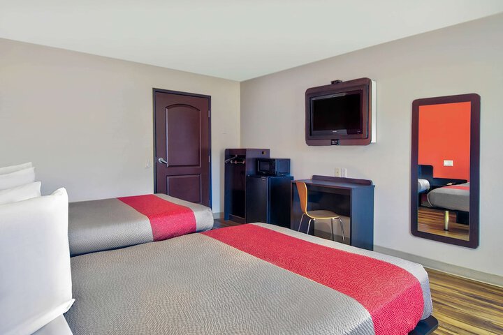 Room 17 of 27