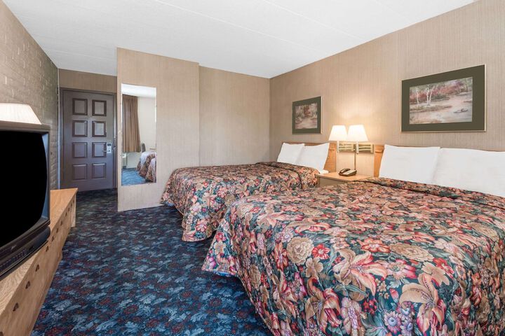 Room 10 of 15