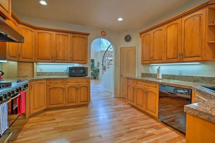 Grand Hailey Home by Big Wood River and Sun Valley! is Located in Hailey