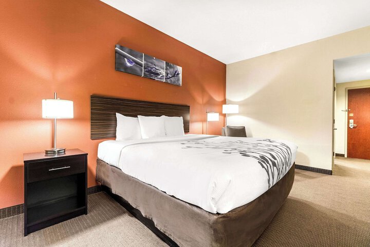 Room 26 of 60
