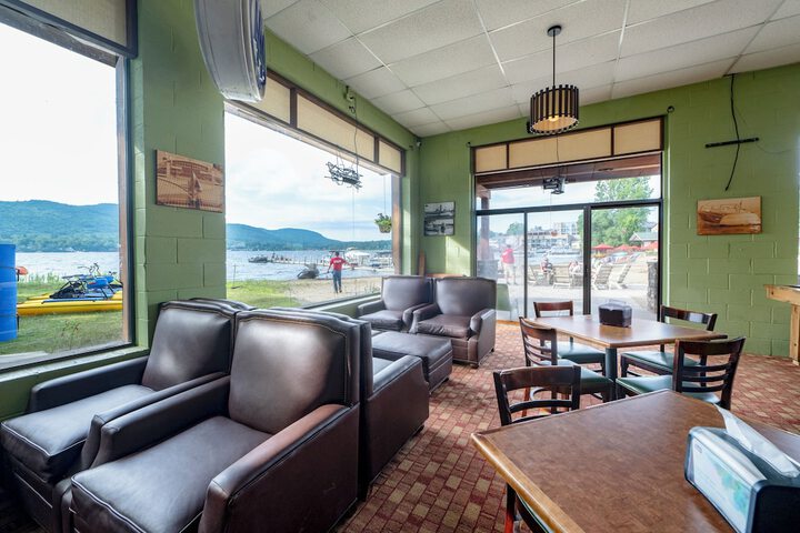 Scottys Lakeside Resort