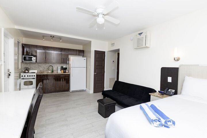 Room 48 of 60