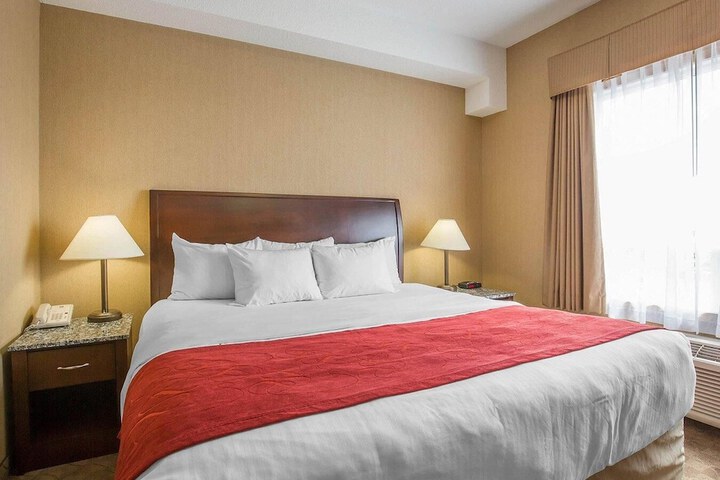 Comfort Inn & Suites