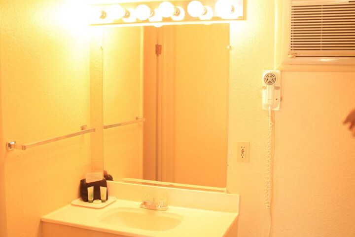 Room 27 of 45