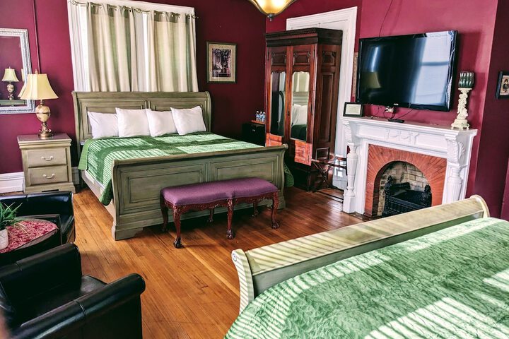 Room 32 of 119