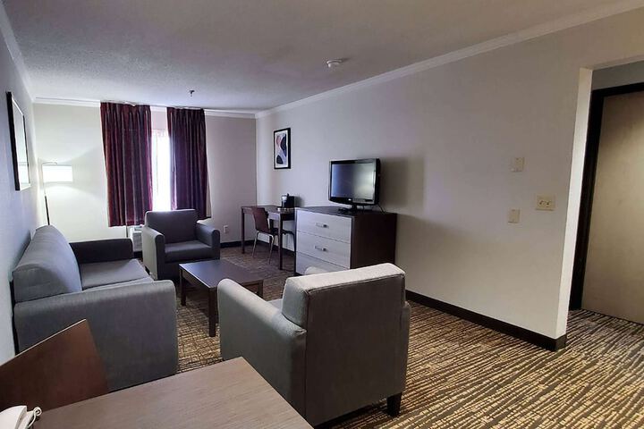 Wingate by Wyndham Canton / Hall of Fame