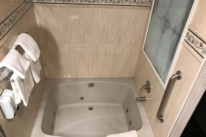 Room 20 of 27