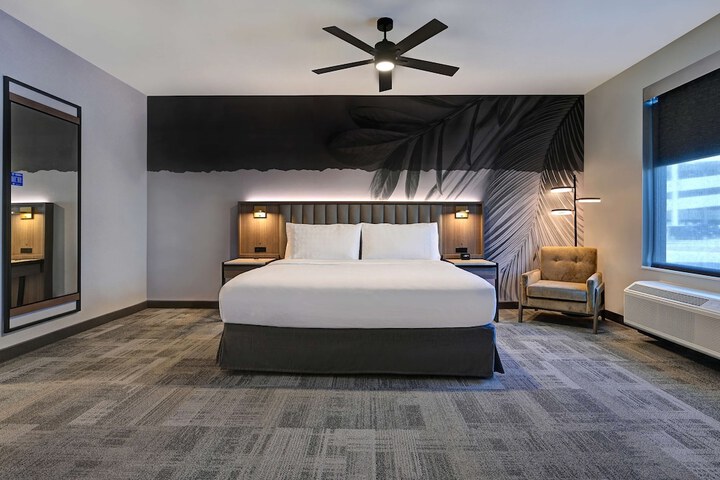 Room 21 of 50