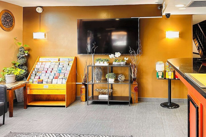 Hotel Interior 10 of 34