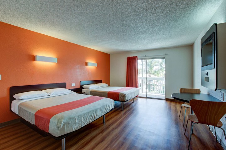 Room 17 of 23