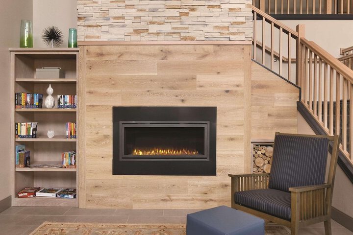Country Inn & Suites by Radisson Detroit Lakes