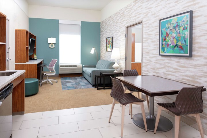 Room 10 of 26