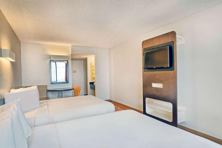 Room 29 of 45