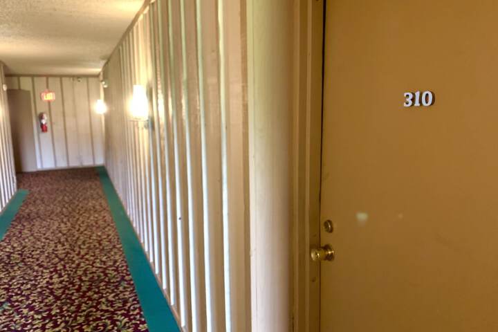 Room 302 of 334