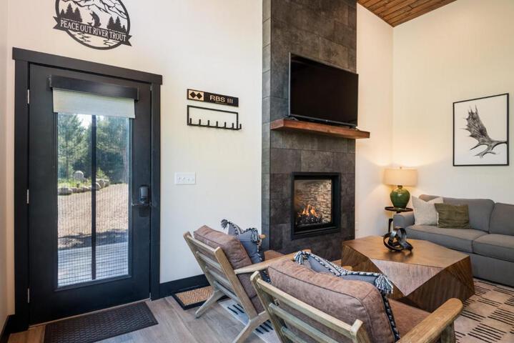 Granite Moose Hideaway Cabin
