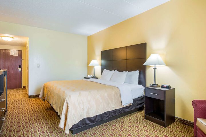Room 14 of 40