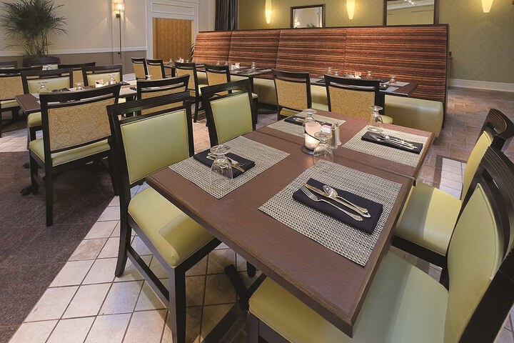 Dining 56 of 73