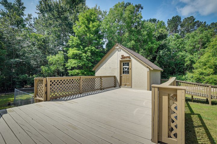 Group-friendly Myrtle Beach House w / Deck
