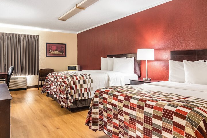 Room 16 of 28