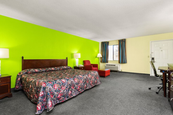 Room 12 of 15