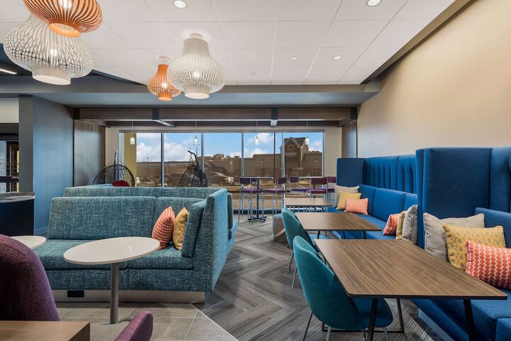 Breakfast/Coffee Service 35 of 38