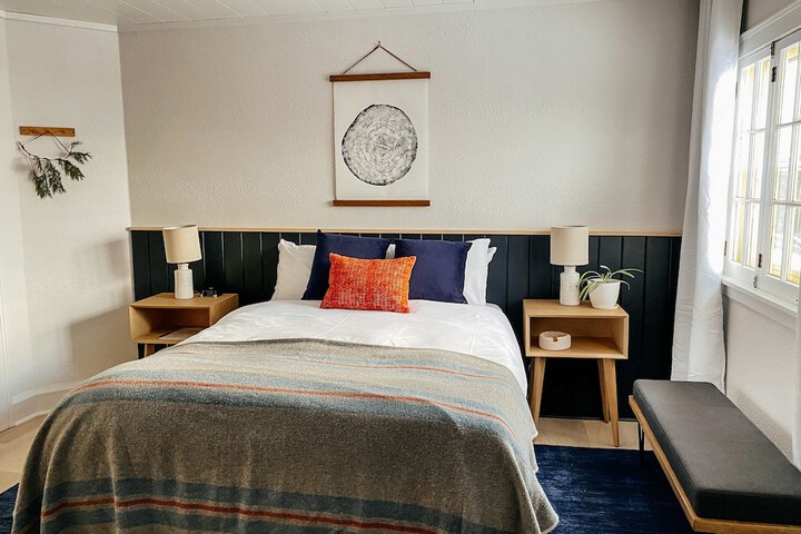 Room 180 of 229