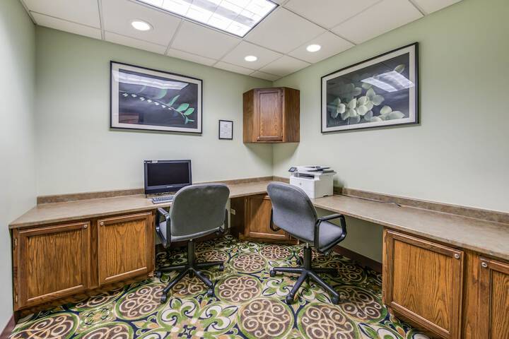 Business Center 63 of 63