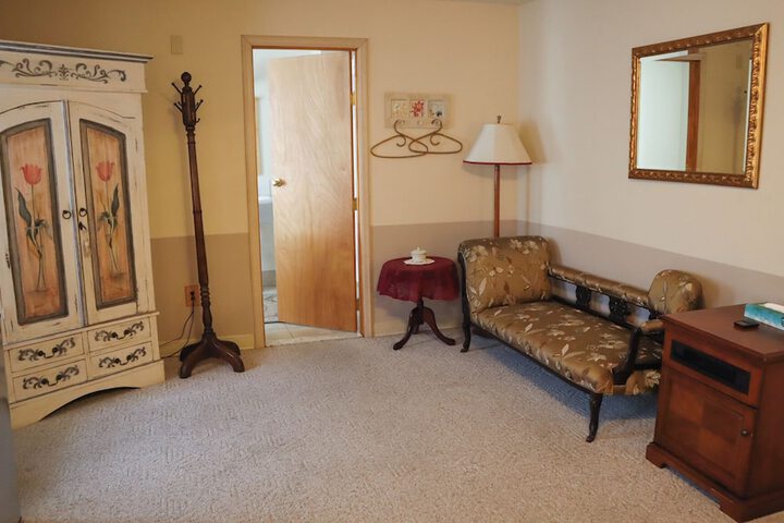 Room 3 of 16