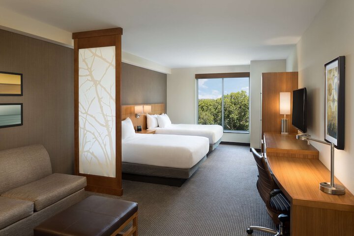 Room 22 of 46