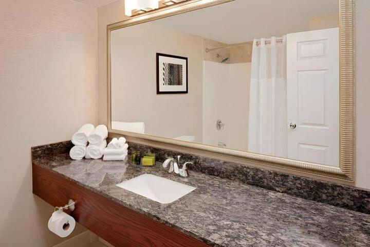 Westford Regency Inn & Conference Center