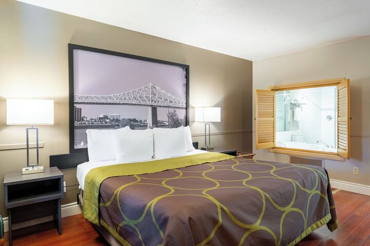 Super 8 by Wyndham Gananoque / Country Squire Resort