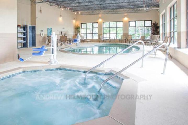 Baymont by Wyndham Battle Creek / I-94