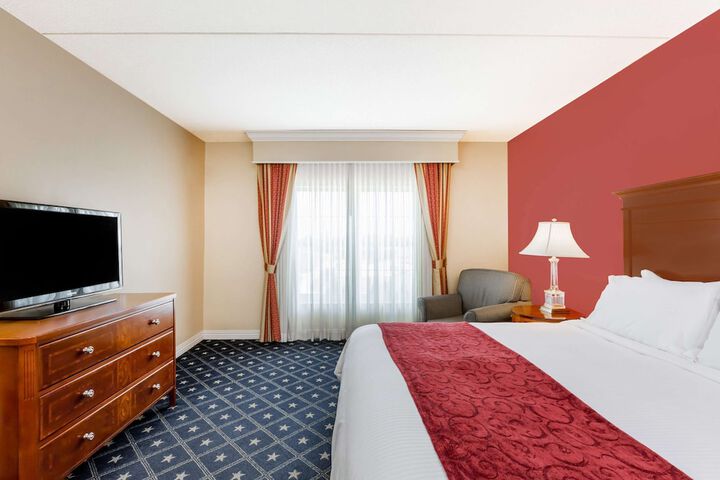 Room 35 of 61