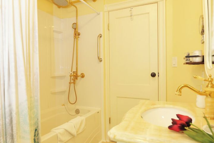 Room 146 of 252