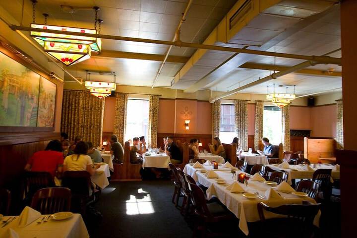 Dining 87 of 125