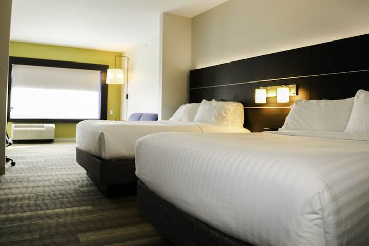 Room 32 of 57