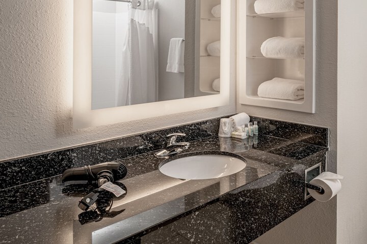 Holiday Inn Express Hotel & Suites Pikeville by IHG