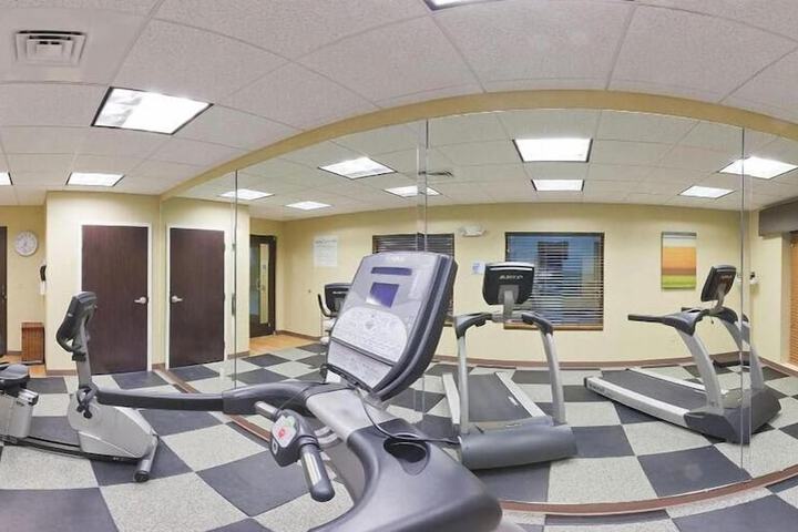 Holiday Inn Express Hotel & Suites Malone by IHG