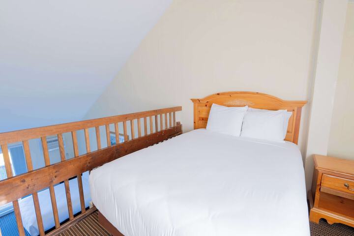 Aspinquid Resort
