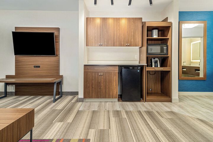 Room 156 of 348