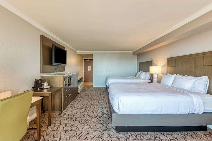 Room 27 of 150
