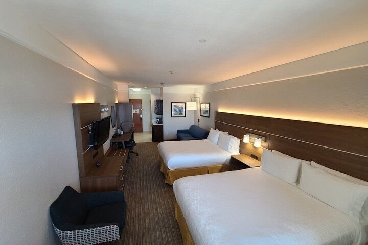 Room 15 of 63