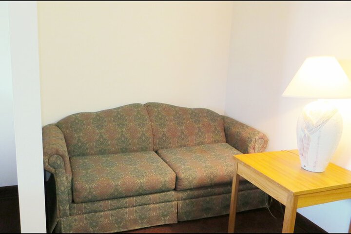 Room 37 of 72