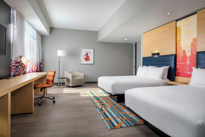 Room 33 of 59