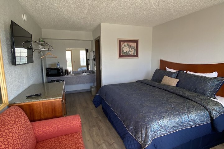 Room 8 of 27