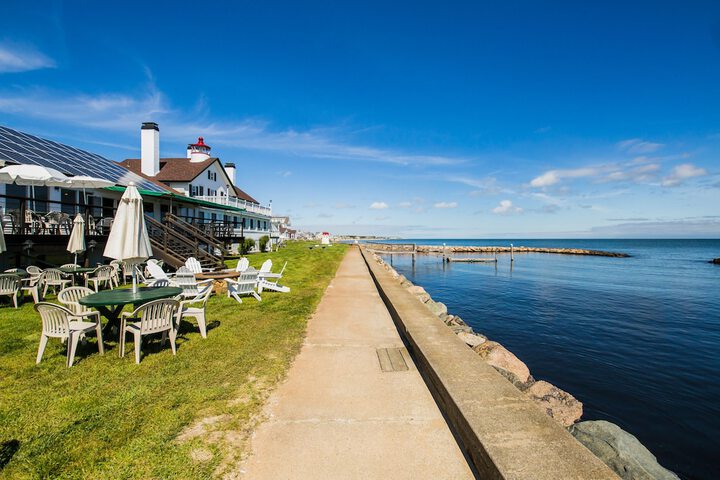 Lighthouse Inn