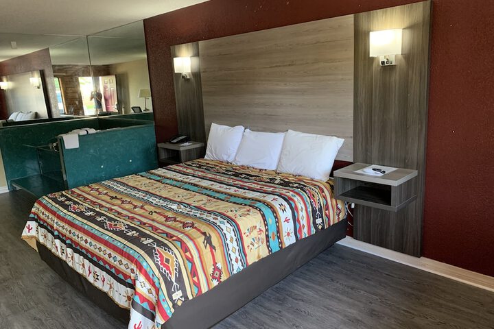 Room 9 of 15